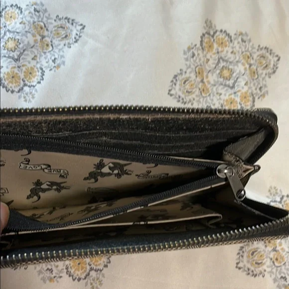 Harley-Davidson Tan & Brown Jacquard Wallet-Wristlet - Picture 5 of 10